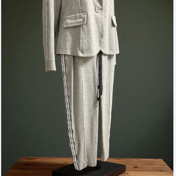 Gray Women's Suit in Sporty-Elegant Style Size: M - Picture 4 of 9